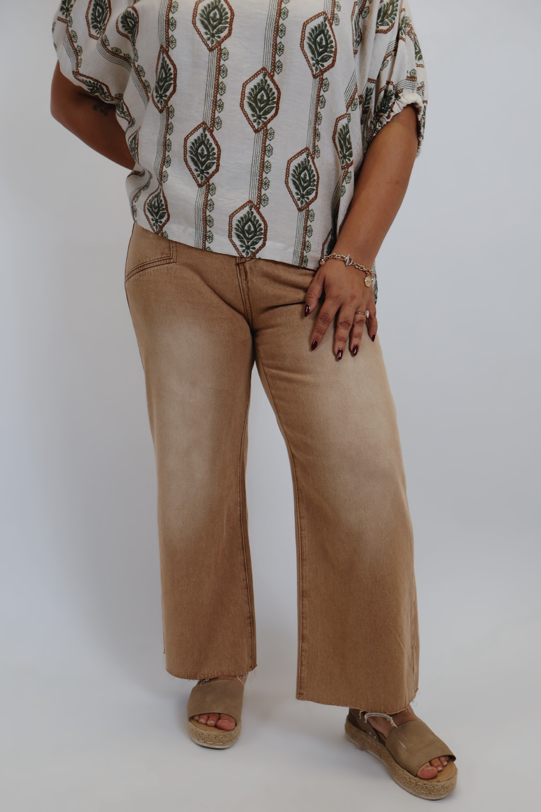 Pantaloni a gamba dritta color nocciola